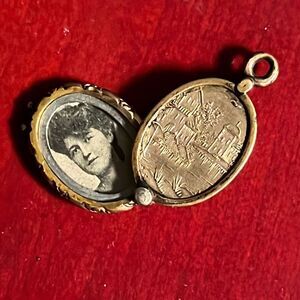 Antique Victorian Secret Photo Pendent Keepsake Love Sliding Locket Compartment